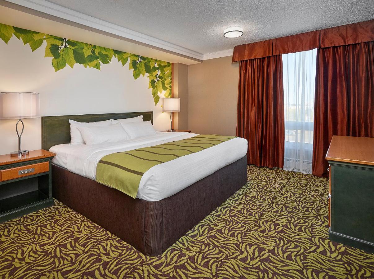 Varscona Hotel On Whyte Едмънтън Екстериор снимка