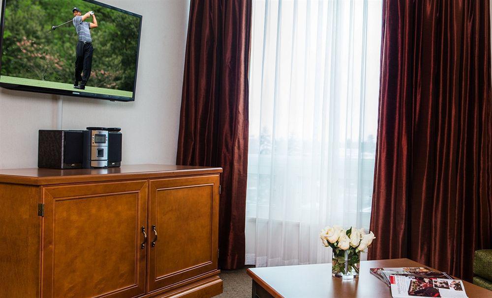Varscona Hotel On Whyte Едмънтън Екстериор снимка
